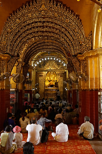Mandalay-Bouddha Mahamuni-072